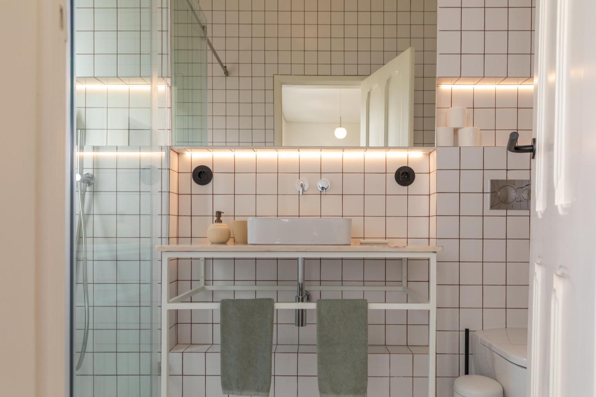 Alvalade 58 - Charming 2 Bedroom Apartment With Ac Near The Airport And City Center ลิสบอน ภายนอก รูปภาพ