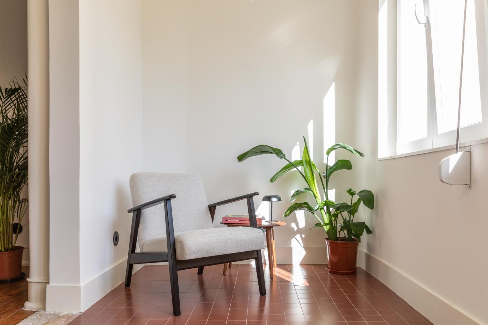 Alvalade 58 - Charming 2 Bedroom Apartment With Ac Near The Airport And City Center ลิสบอน ภายนอก รูปภาพ