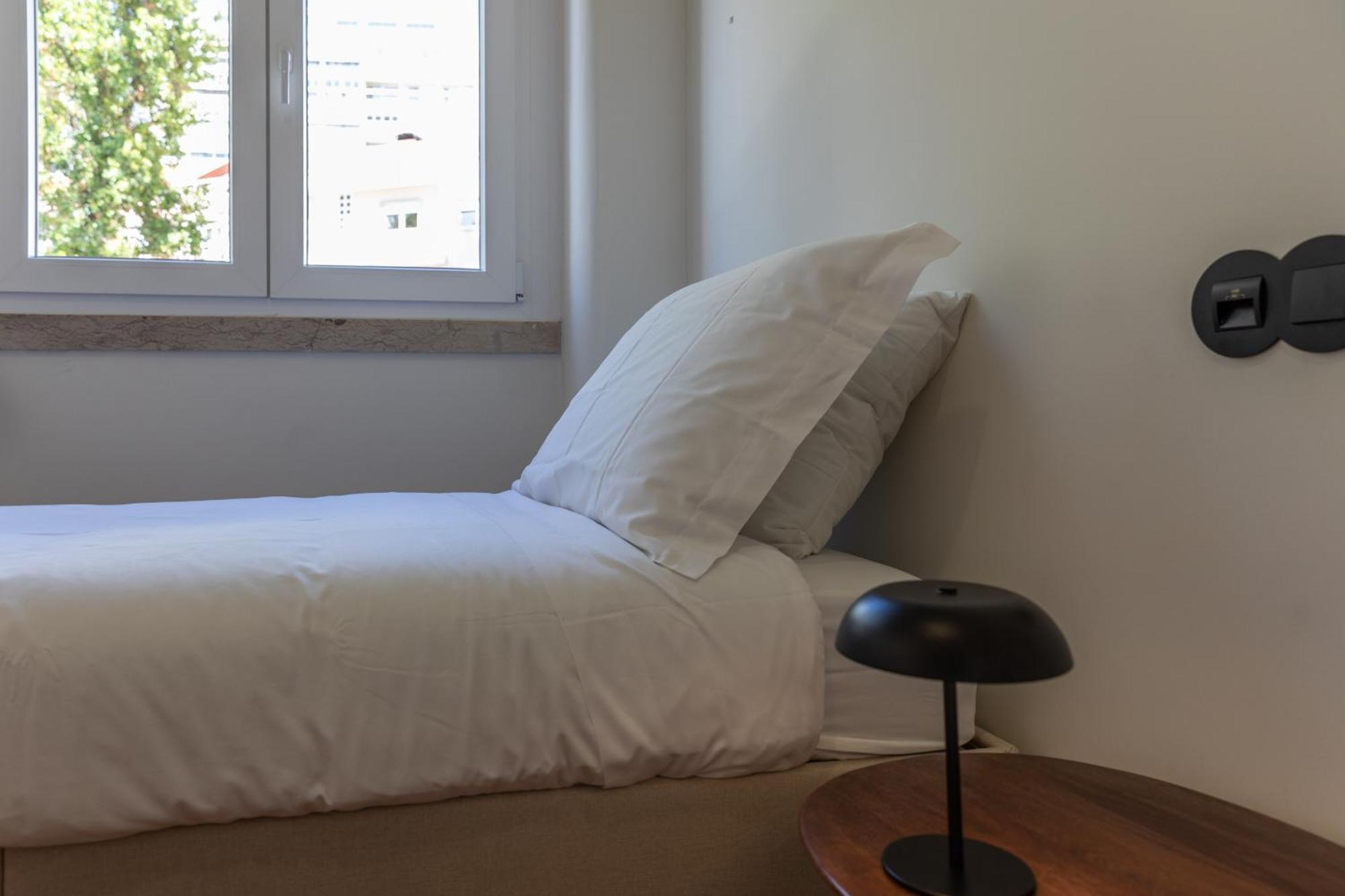 Alvalade 58 - Charming 2 Bedroom Apartment With Ac Near The Airport And City Center ลิสบอน ภายนอก รูปภาพ